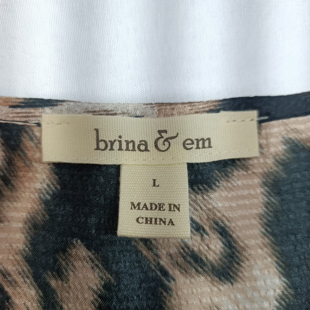Brina & Em Womens L Leopard Print Ruffle Bubble Hem Sleeveless Blouse Tannin NWT - Picture 3 of 6